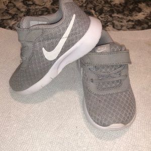 Baby boy’s Nike sneakers. Size 5c